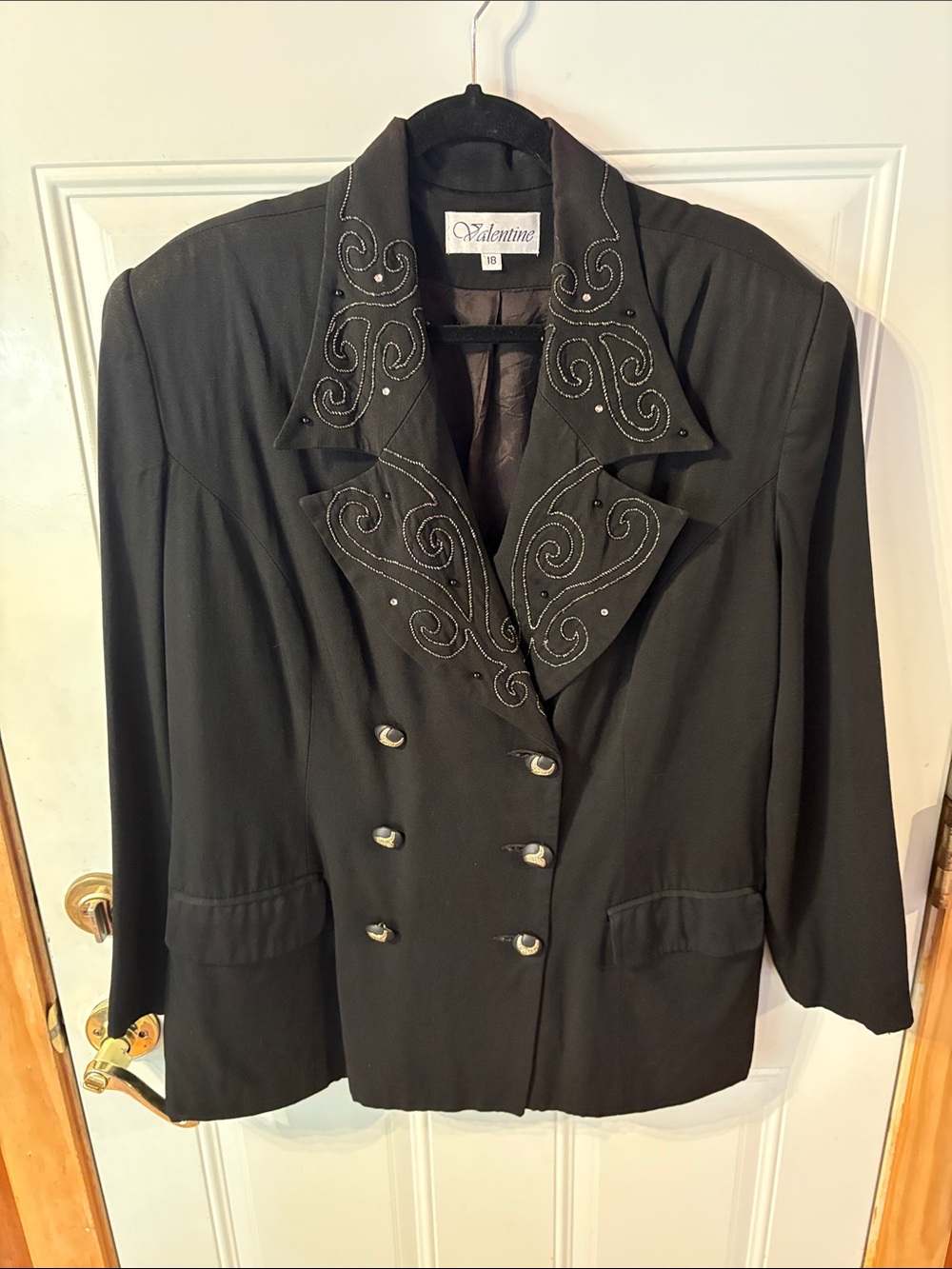 Valentine Blazer Size 18 has shoulder pads Go by Measurements